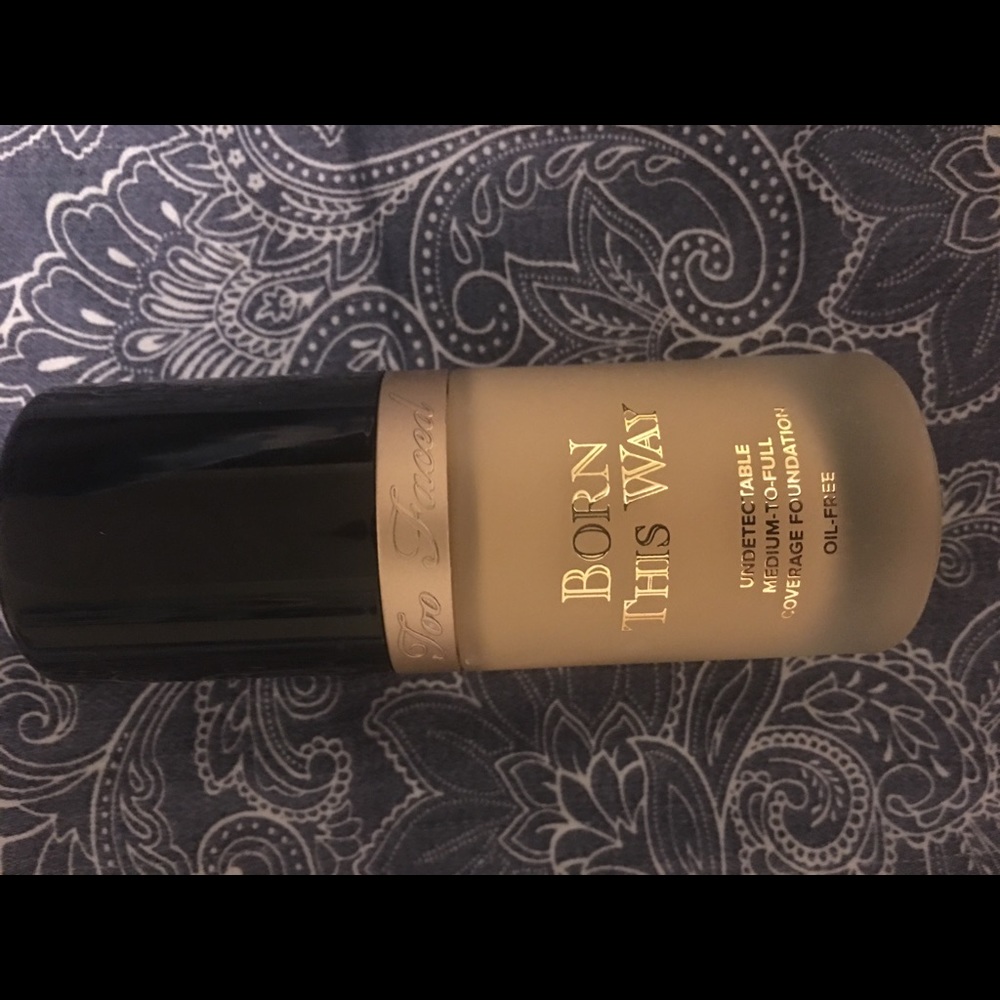 Too Faced Born this Way Foundation